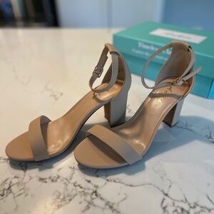 NWT Nude Ankis Heels, women’s size 6
